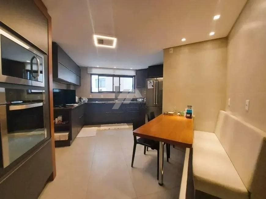 Apartamento com 3 quartos, Centro - Florianópolis
