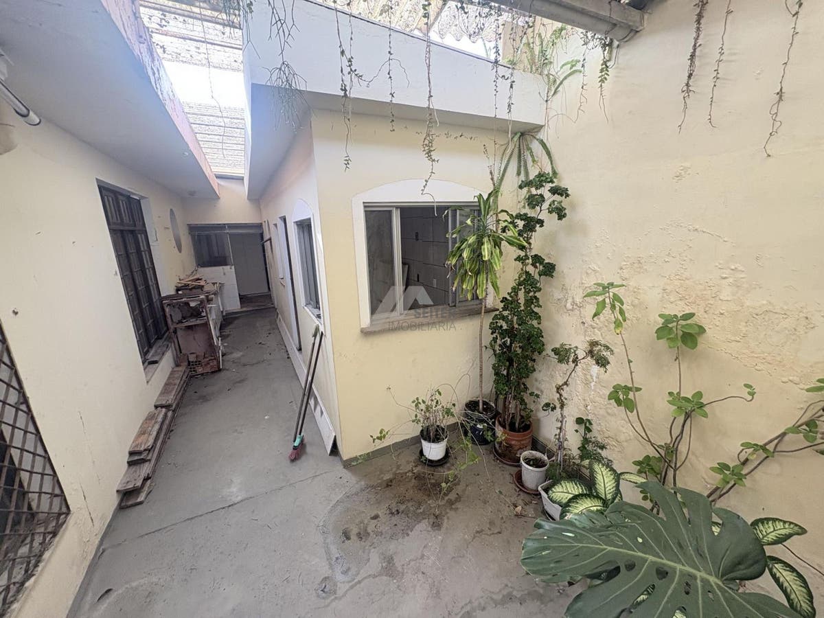 Casa grande a venda no bairro Agronomica