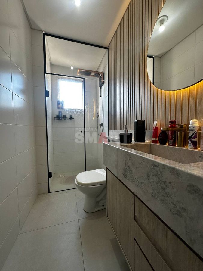 Apartamento com Elevador Semimobiliado Em Região Central com Suíte + 1 Quarto