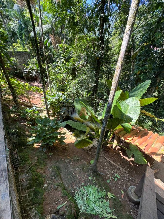 Casa com Piscina no Terraço e Ampla Área Externa no Bairro Ilha da Figueira