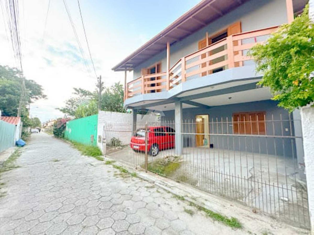 Casa de 5 dormitórios para Venda na Cachoeira do Bom Jesus- Florianópolis