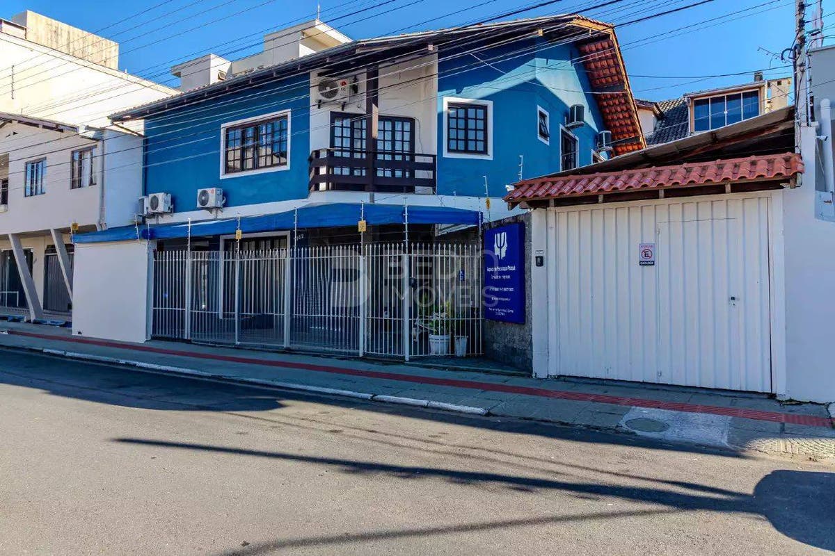 Casa de 3 quartos, 200m² no bairro Centro, em Balneário Camboriú | Eu Corretor
