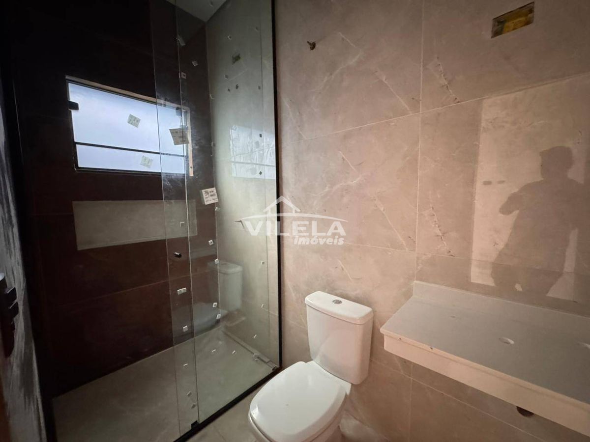 Casa Nova de Esquina com 2 Dormitórios-Moderna-Bairro Golfinho-Caraguatatuba-Sp