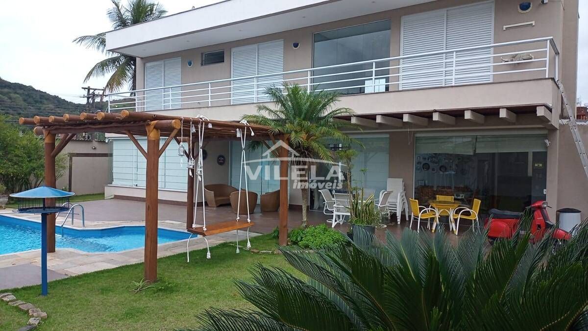 Sobrado com 3 quartos, Martim de Sá - Caraguatatuba. Temporada.