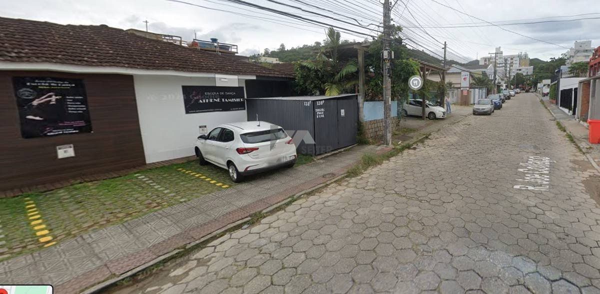 Casa comercial para locação no corrego grande