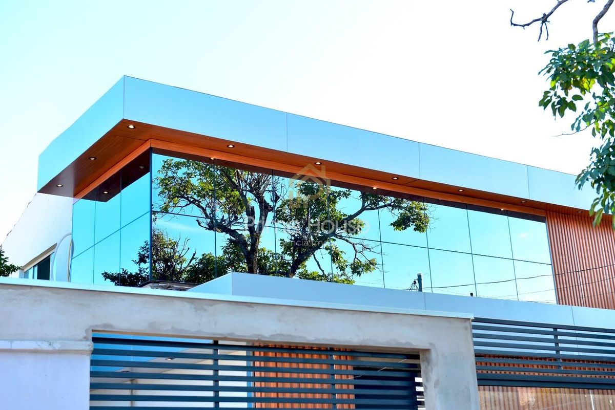 Vende-se Sobrado Comercial no Bairro CPA II
