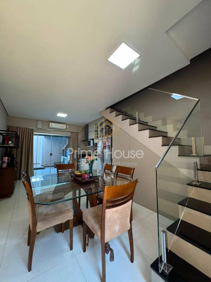 Vende-se Sobrado de Alto Padrão em Bairro Jardim Shangri-lá