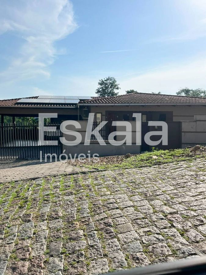 Casa Com 04 Quartos, Sendo 01 Suíte Com Closet Vila Lenzi - Jaraguá do Sul