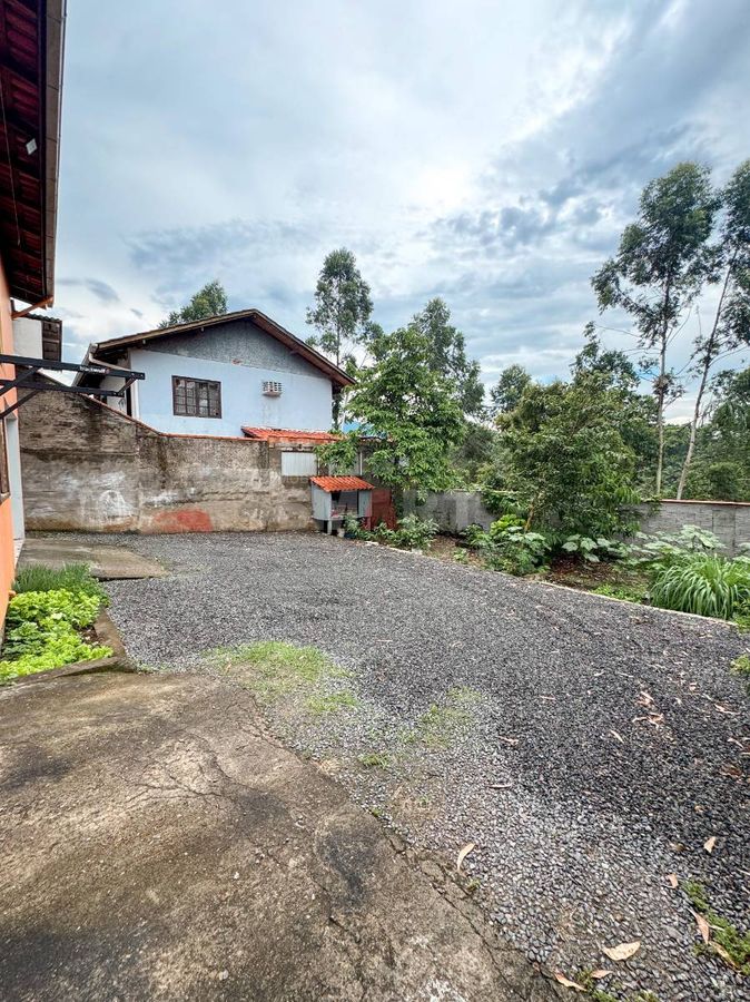 Casa com 3 Quartos à Venda no Jaraguá Esquerdo