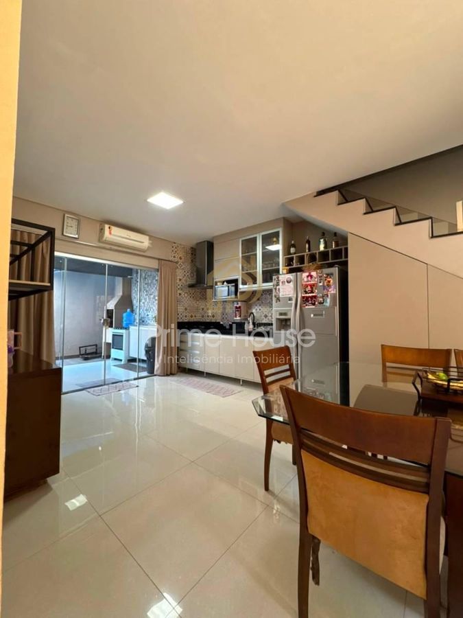 Vende-se Sobrado de Alto Padrão em Bairro Jardim Shangri-lá