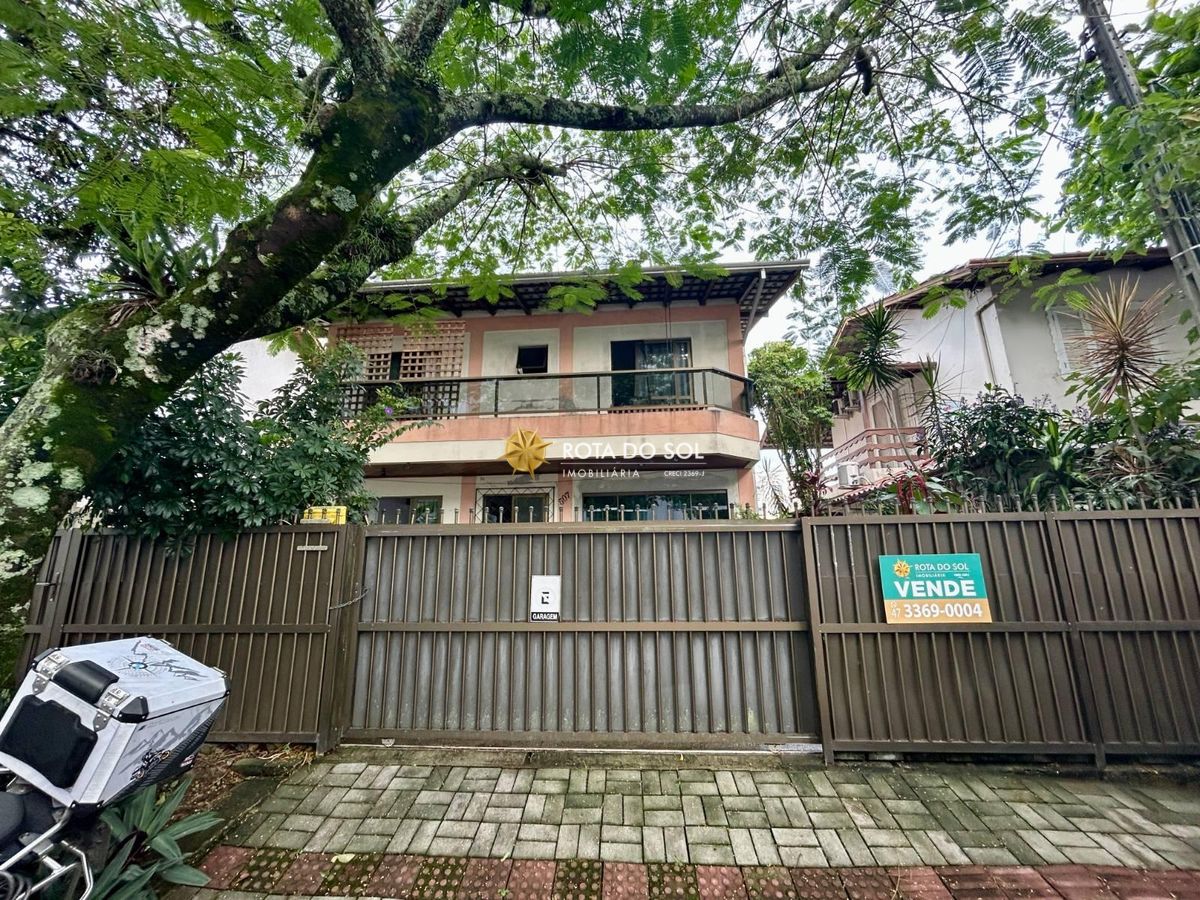 Terreno de quadra com 2 casas à venda Praia Bombas Bombinhas SC - 1