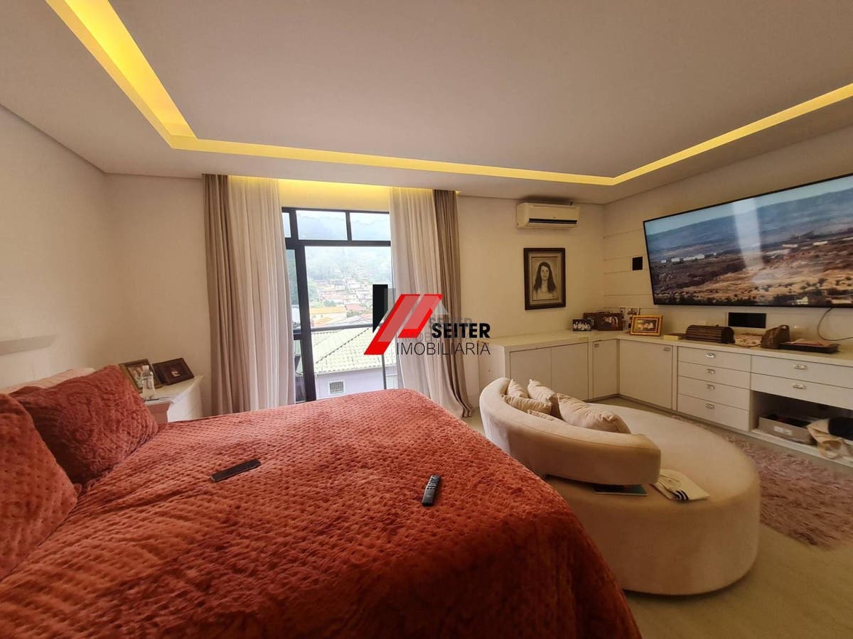 Casa de 4 dormitorios a venda Saco dos Limoes regiao central e proximo a UFSC
