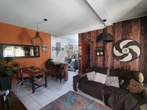 Residencial › Casa, 5 dormitórios, para Venda no Carvoeira- Florianópolis