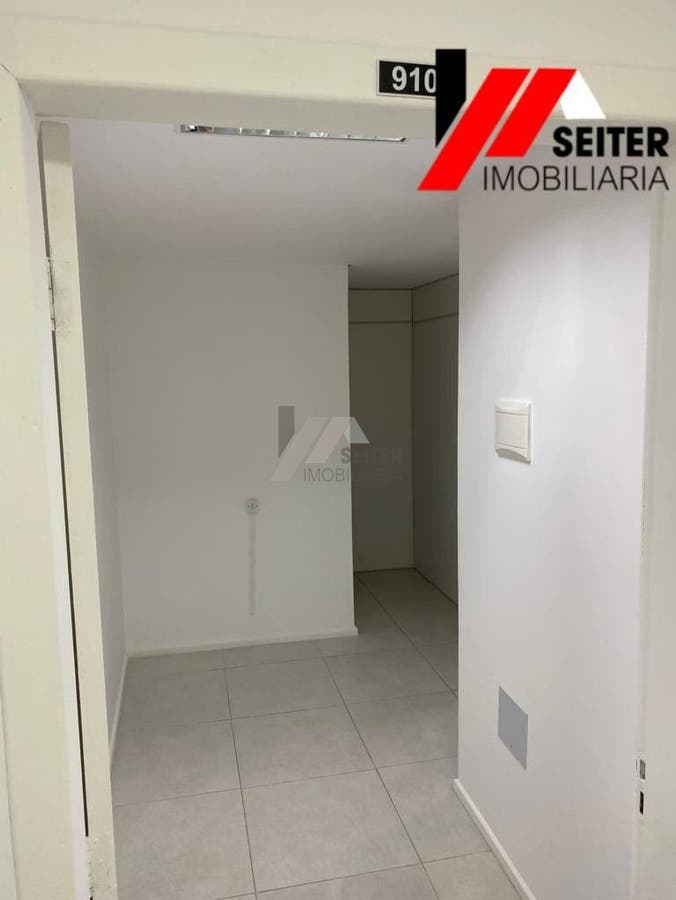Conjunto comercial a venda no centro de Florianópolis