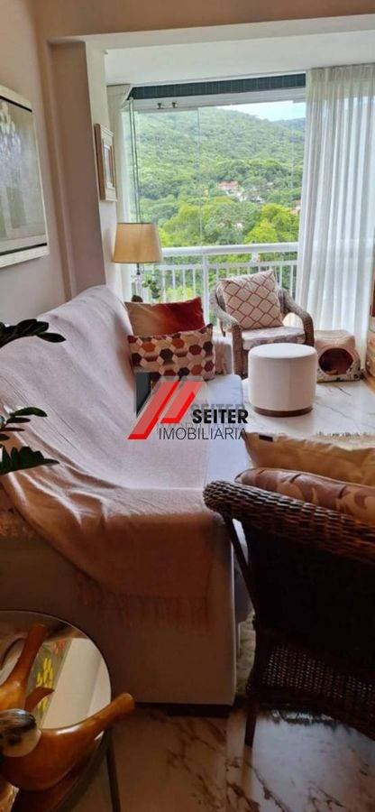 Apartamento de 3 quartos sendo uma suíte à venda no bairro Itacorubi em Florianópolis