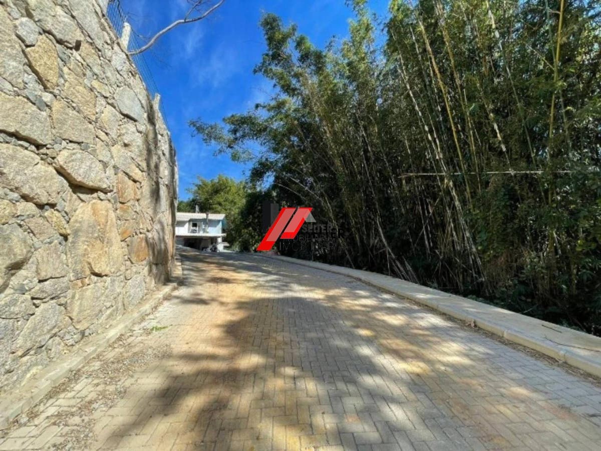 Terreno para alugar na Lagoa da Conceição em Florianópolis proximo escola sarapicuá