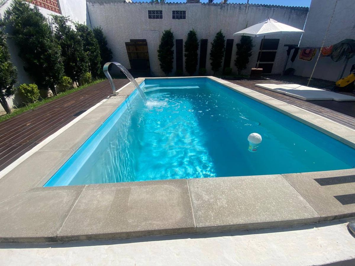 Casa mobiliada alto padrão com piscina - 250 metros do mar - rainha do mar
