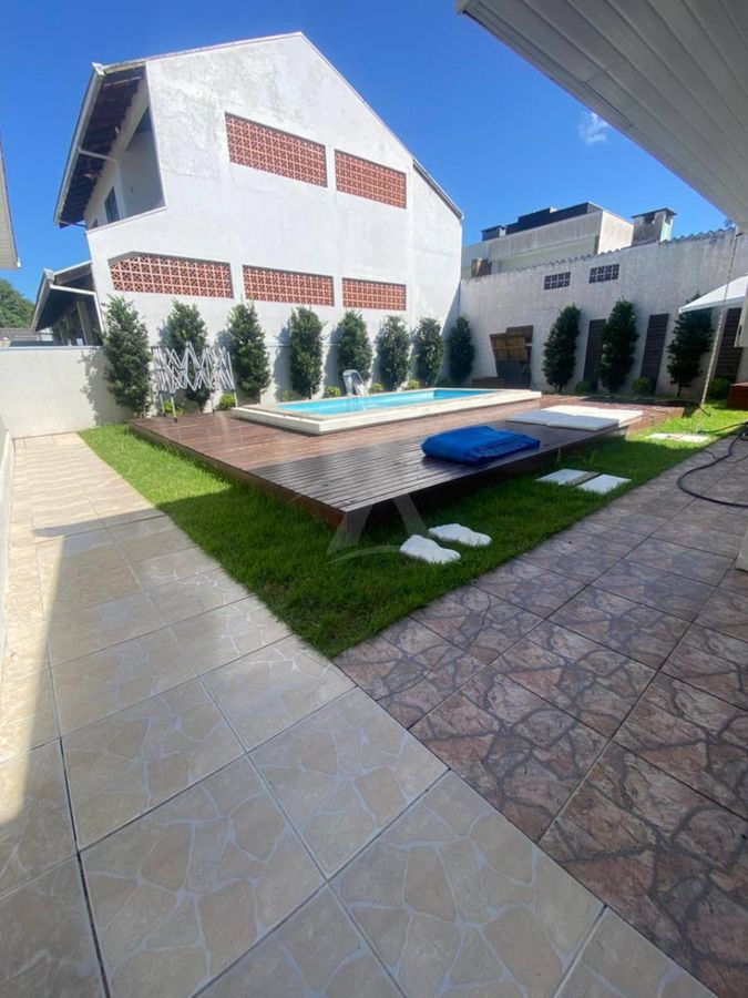 Casa mobiliada alto padrão com piscina - 250 metros do mar - rainha do mar