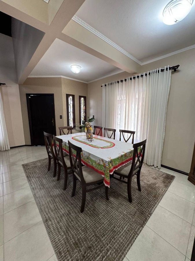 Terreno com 924,27m² com 2 Casas e Piscina no Bairro Vila Lenzi (Avalia Permuta)