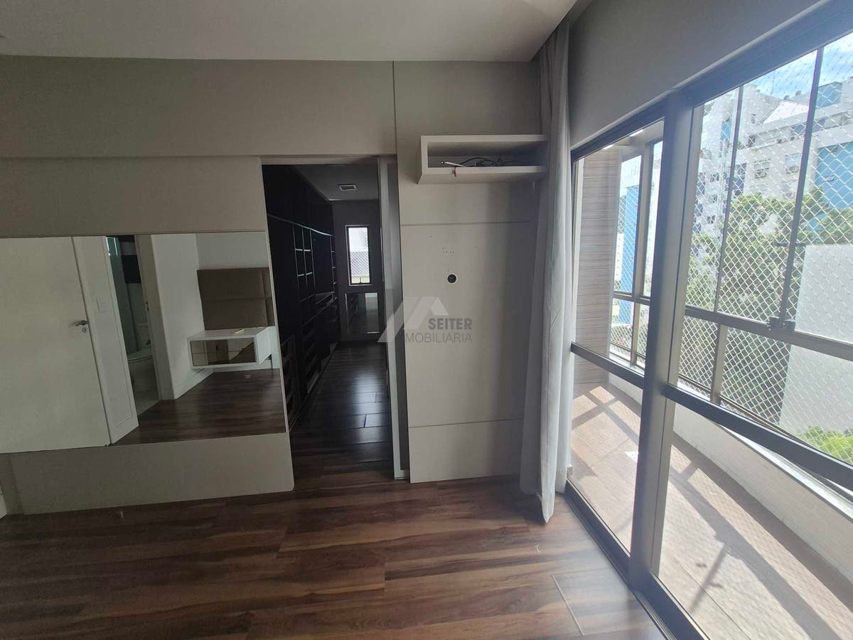 Apartamento tipo cobertura 3 quartos para alugar no itcorubi Florianopolis