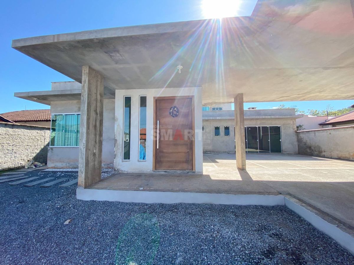 Sobrado com 238,00m² com 1 Suíte + 2 Quartos em Guaramirim