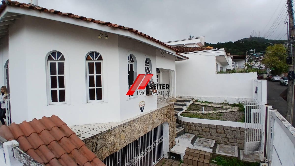 Casa a alugar na agronomica