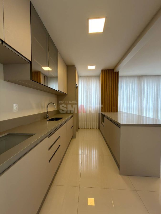 Apartamento Mobiliado no Centro com 3 suítes