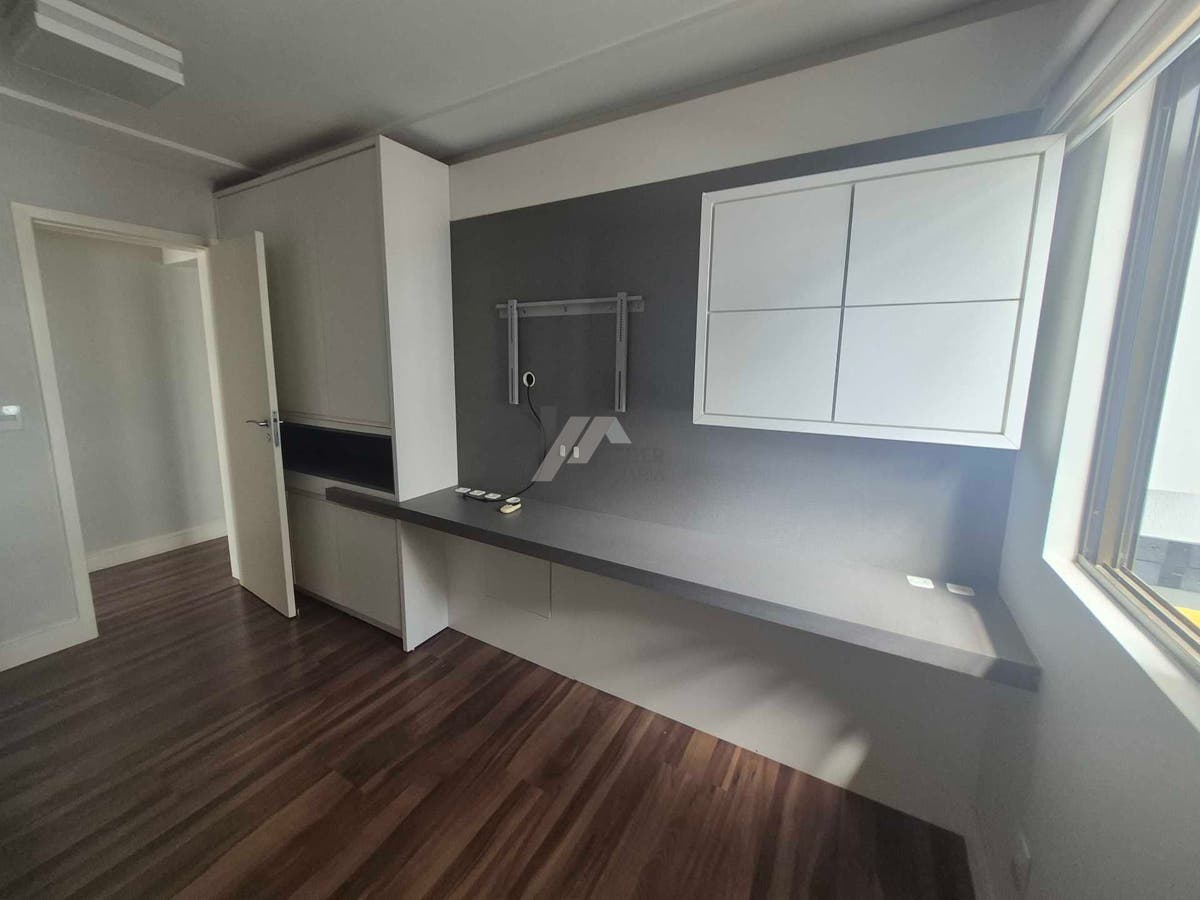 Apartamento tipo cobertura 3 quartos para alugar no itcorubi Florianopolis