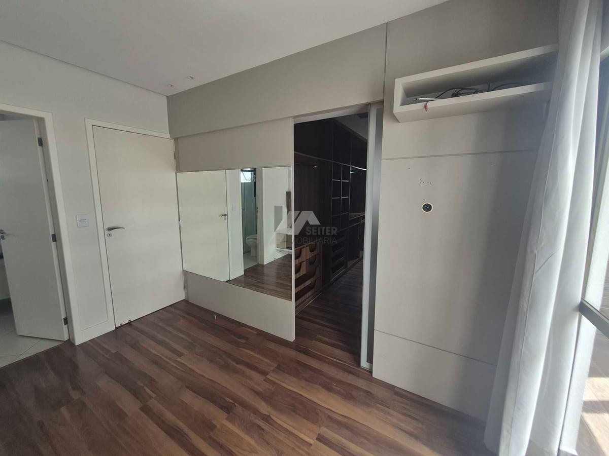 Apartamento tipo cobertura 3 quartos para alugar no itcorubi Florianopolis