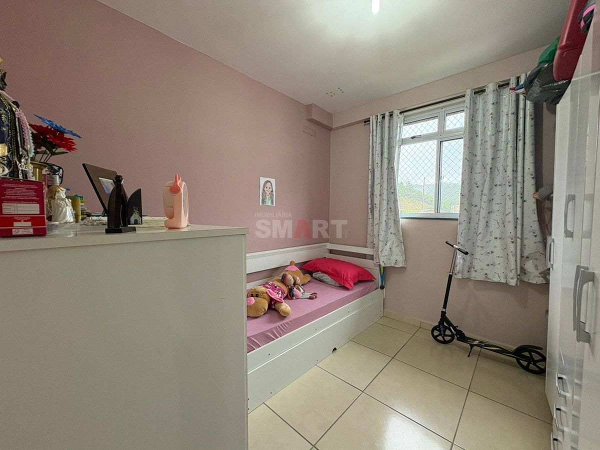 Apartamento com 2 quartos e elevador