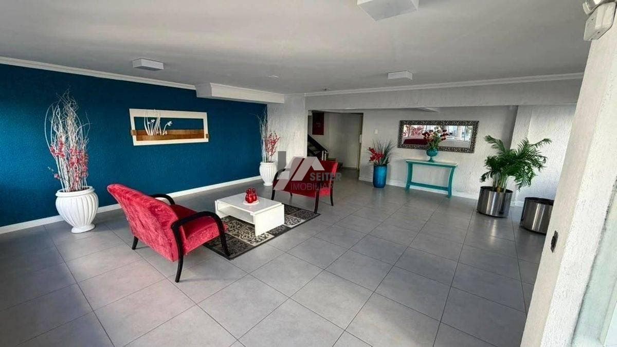 Apartamento com 2 quartos, Centro - Florianópolis