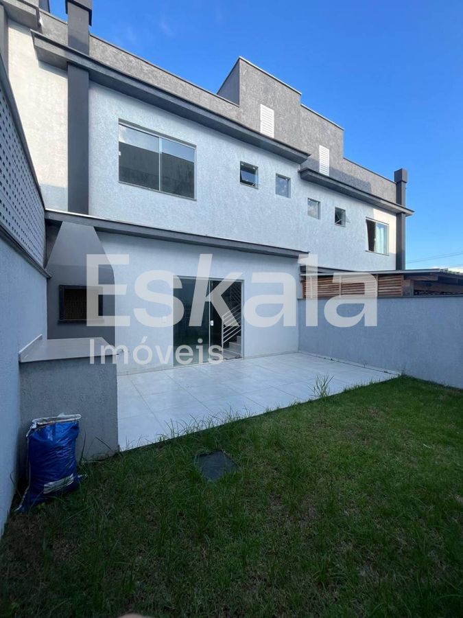 Sobrado Semi Mobiliado Com 01 Suíte + 02 Quartos Czerniewicz