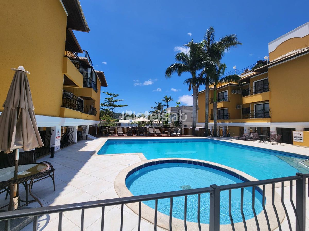 Lindo apto de 2 quartos com piscina a 300m da praia