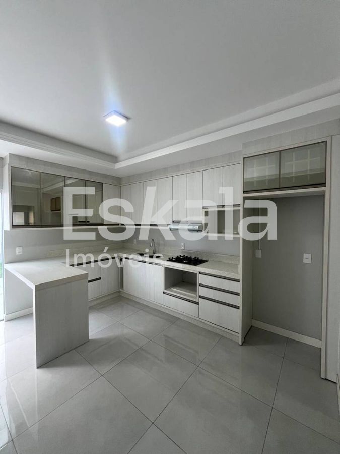 Sobrado Semi Mobiliado Com 01 Suíte + 02 Quartos Czerniewicz