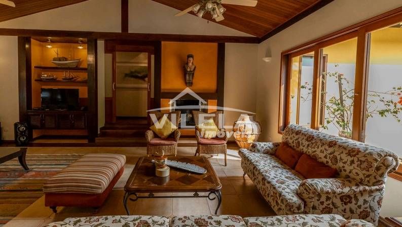 Casa na praia do pulso em ubatuba-sp