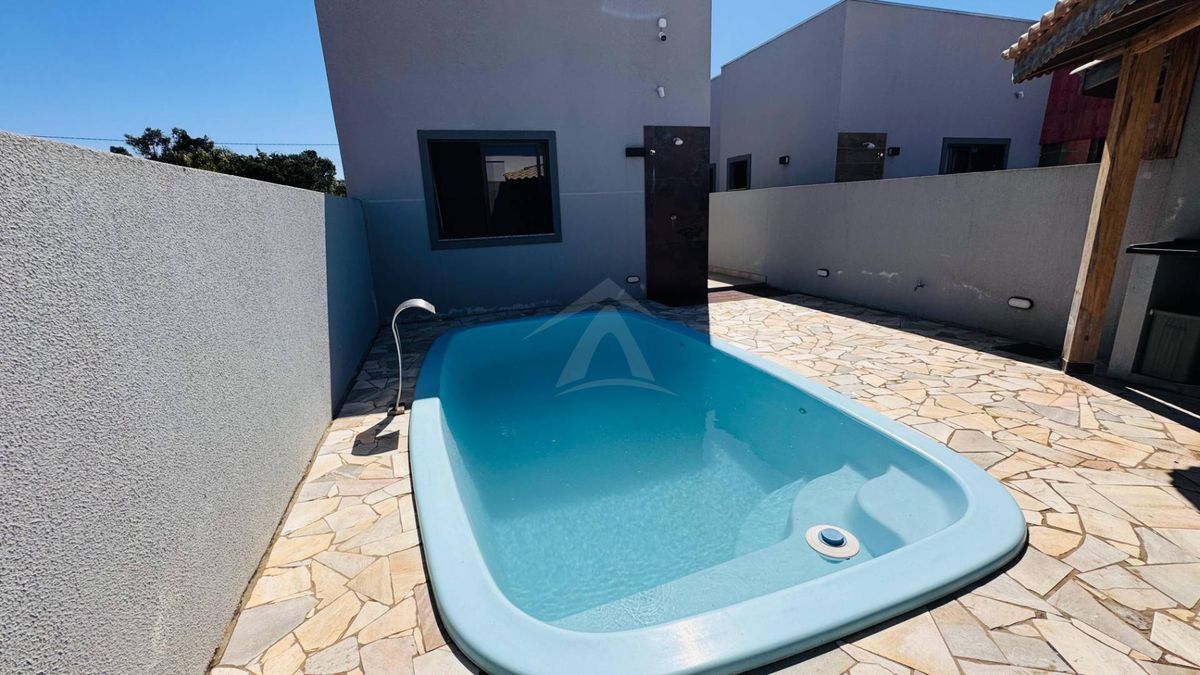 Casa com piscina, 3 quartos sendo 1 suíte, cambijú