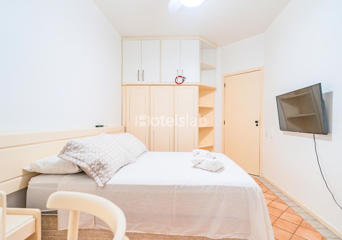 Apartamento de um quarto no Merit Plaza