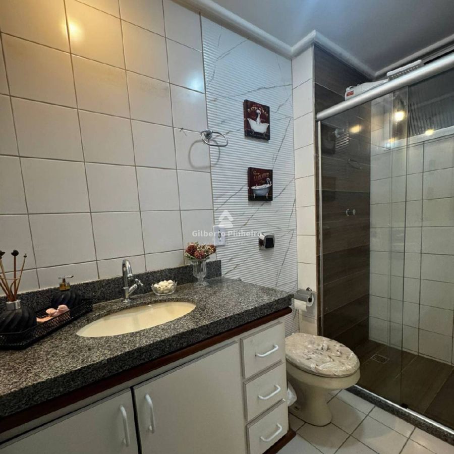 Apartamento à Venda no Centro de Guarapari com 3 Quartos