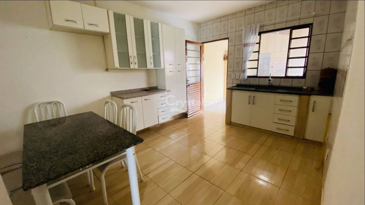 Casa à Venda com 2 Quartos, Garagem Coberta, Quintal e Edícula com Lavanderia e Banheiro no bairro Brabância - Avaré. Foto 5
