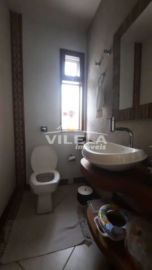 Sobrado com 4 quartos à Venda, Massaguaçu - Caraguatatuba.
