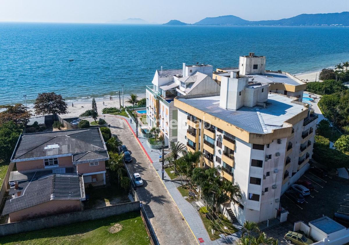 Apartamento de um quarto com vista para o mar
