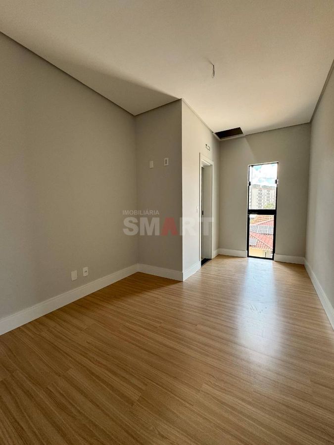 Geminado Duplex com Suíte + 2 Demi-suítes Rau