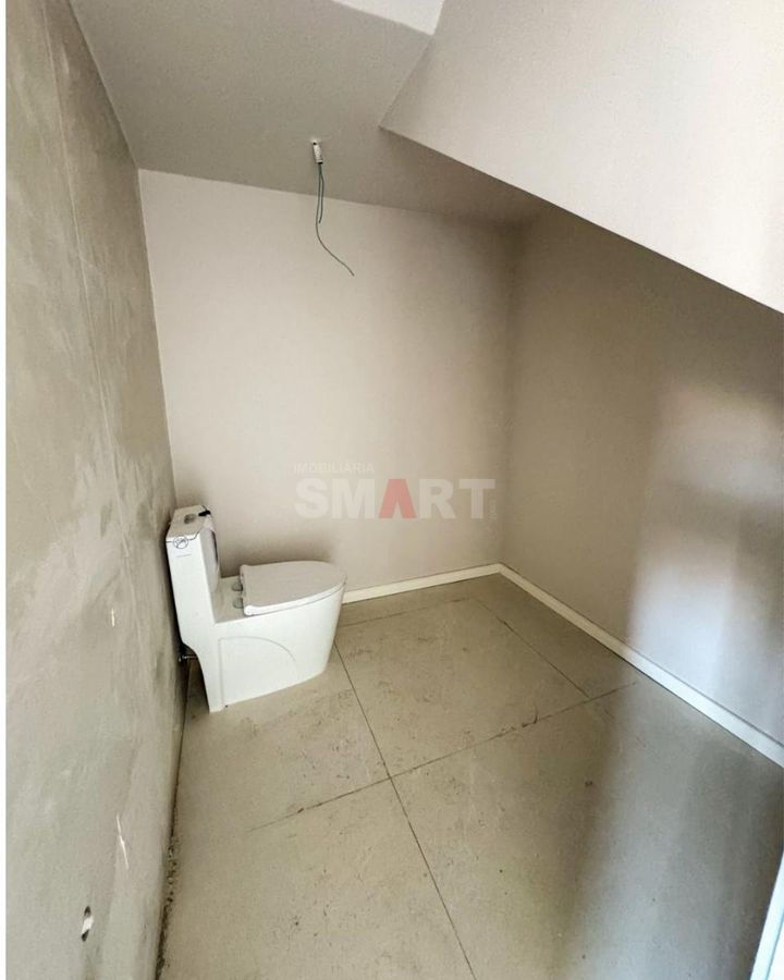 Casa Geminada com 01 Suíte e 02 Quartos no bairro Vila Lalau