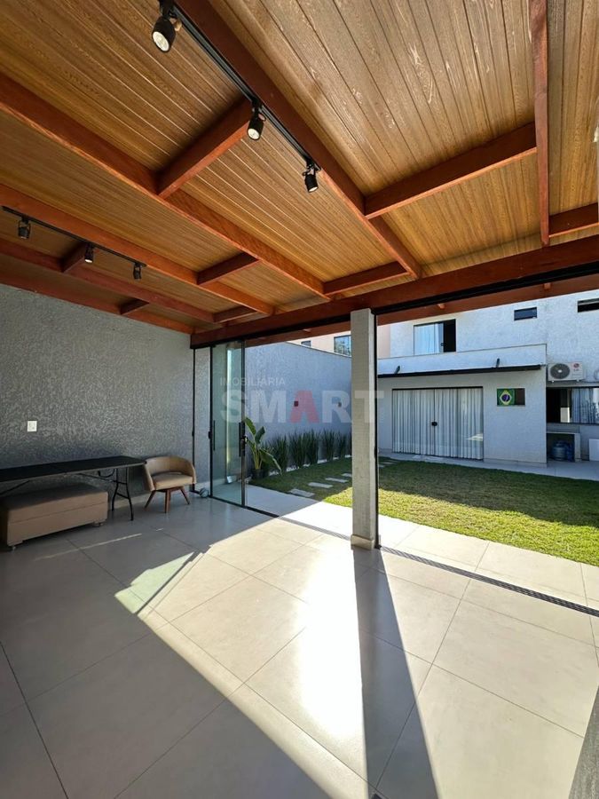 Geminado Mobiliado com 1 Suíte + 2 Quartos e Área de Festas Separada