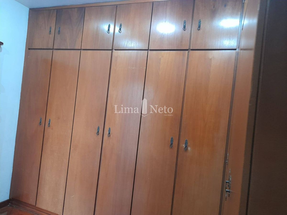 Casa sobrado, 234 m2, 3 dorms ( 1 suíte com closet ) 4 vagas