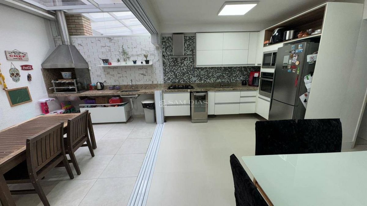 Sobrado, 3 quartos, 200 m² - Foto 13