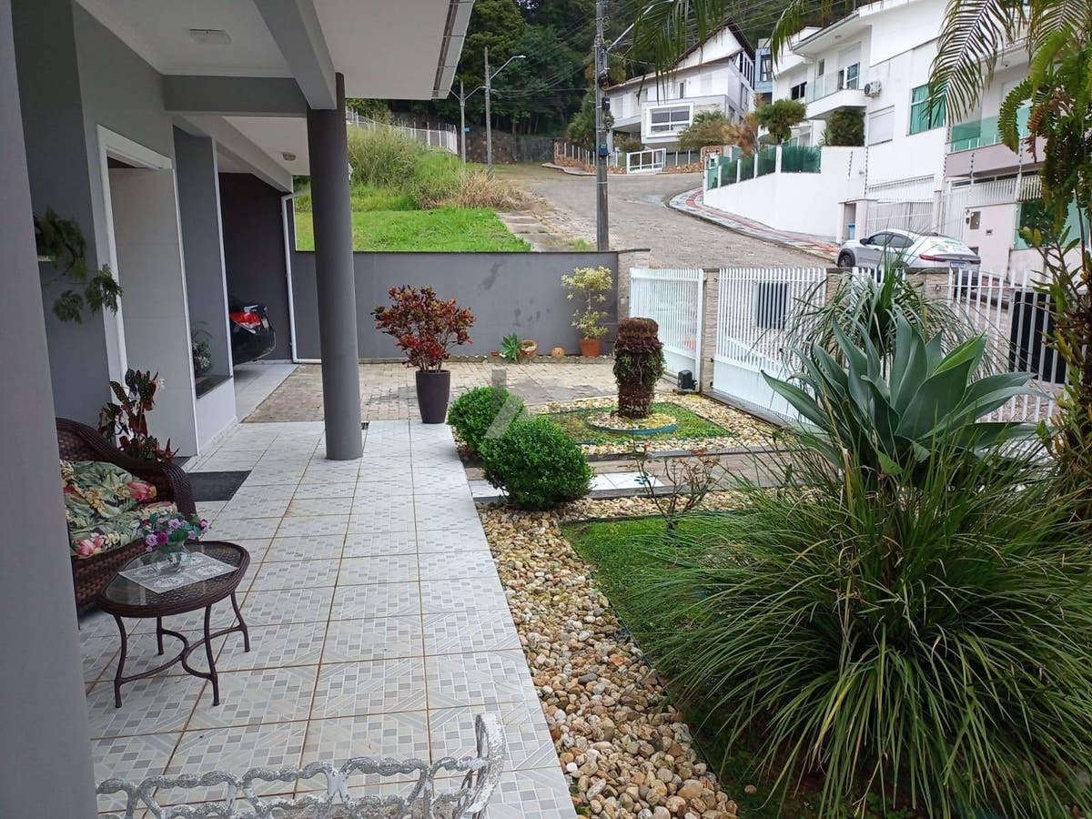 Casa no Jardim Germânia com 4 dormitórios