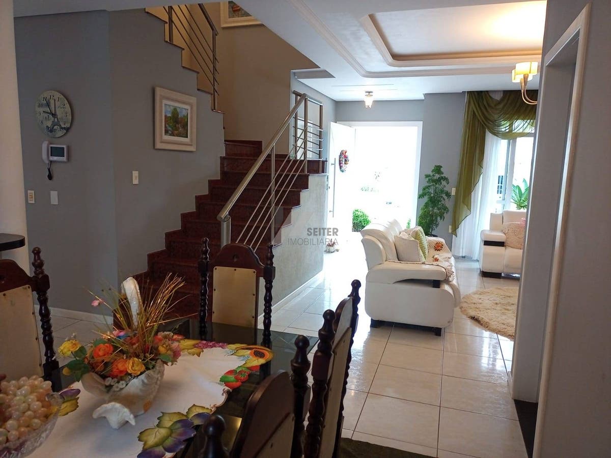 Casa no Jardim Germânia com 4 dormitórios