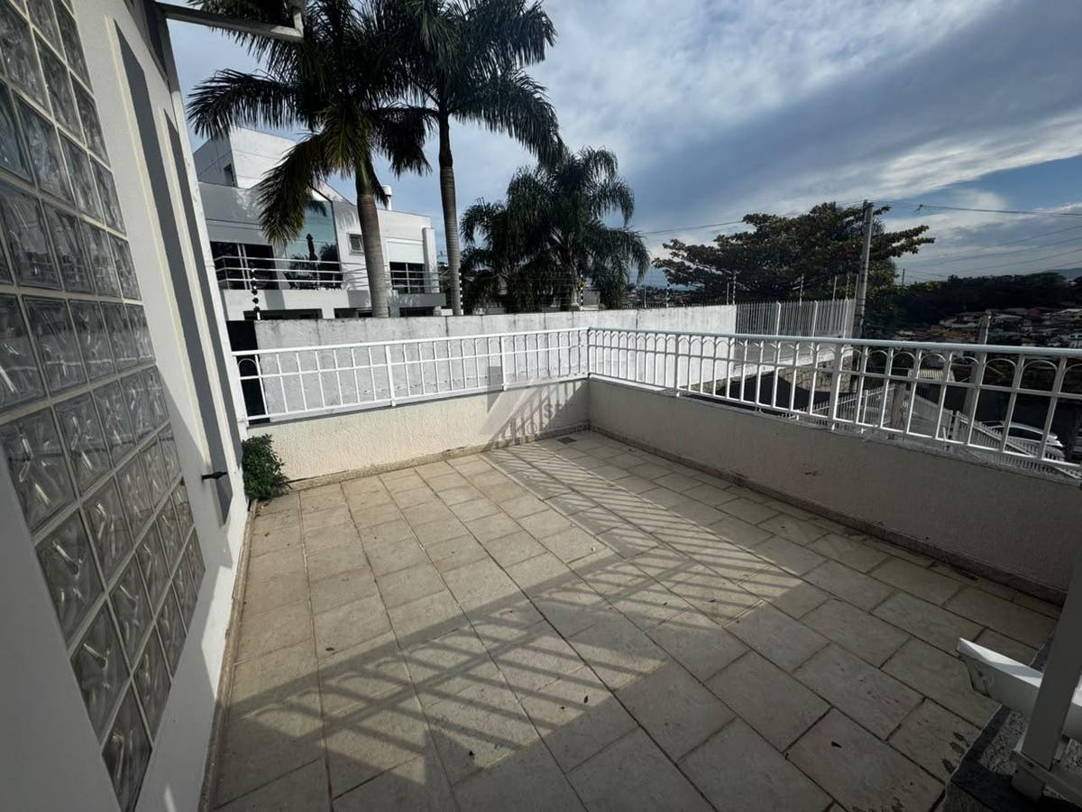 Casa de 4 quartos para alugar na agronomica