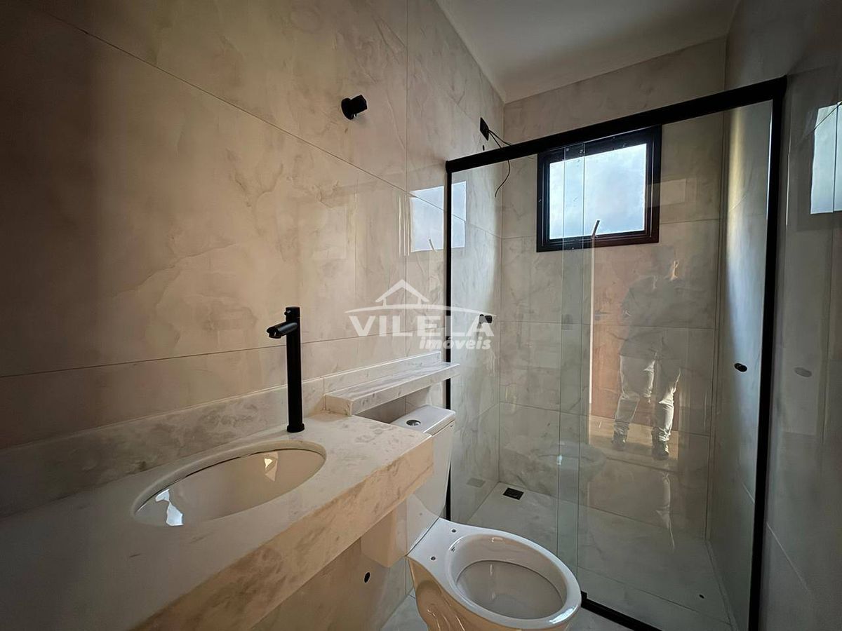 Casa com acabamento fino e moderno-bairro golfinho-caraguatatuba-sp